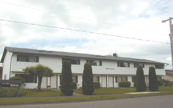 2000 Cole St in Enumclaw, WA - Foto de edificio