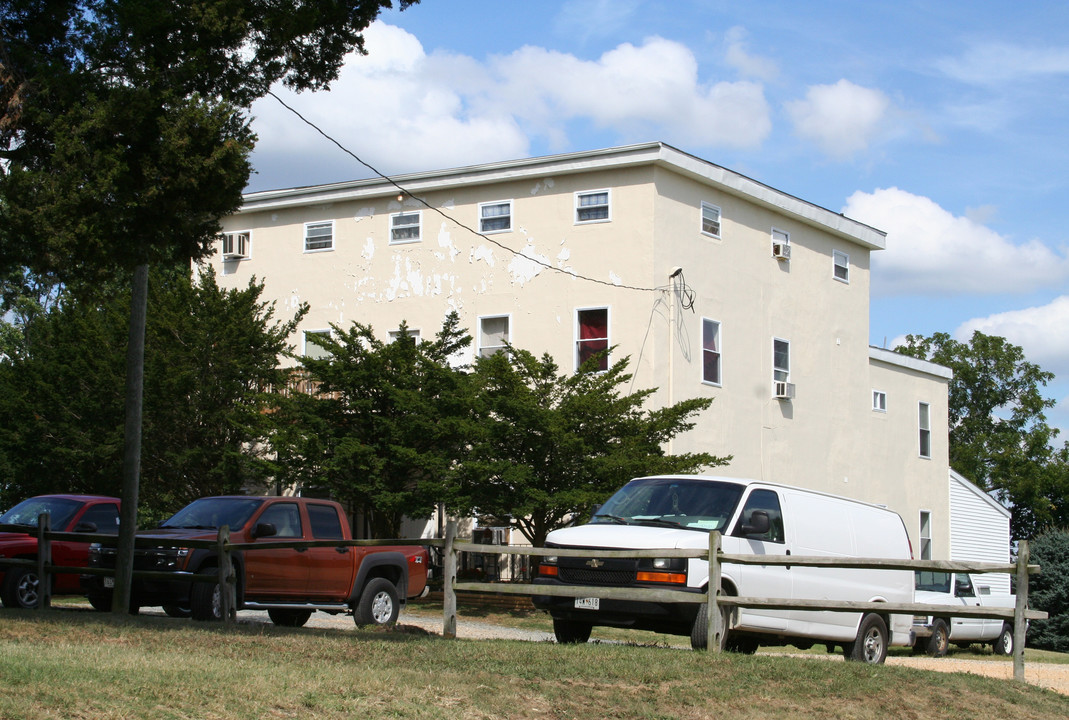 324 Old Bayview Rd in North East, MD - Foto de edificio