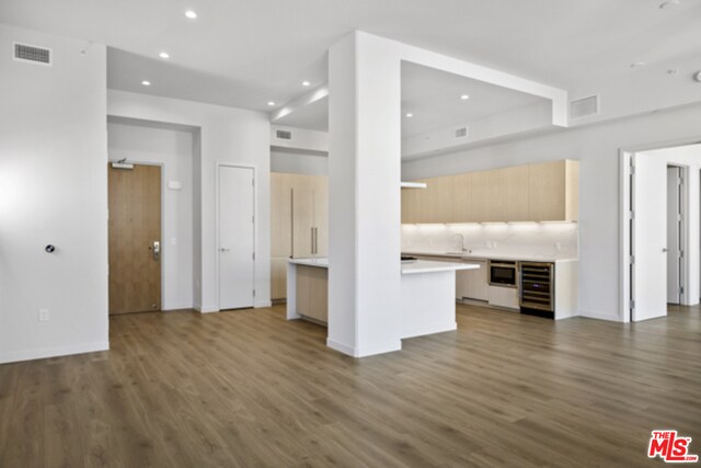 2435 S Sepulveda Blvd-Unit -PH 214 in Los Angeles, CA - Foto de edificio