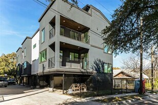 1105 Poindexter St in Fort Worth, TX - Building Photo