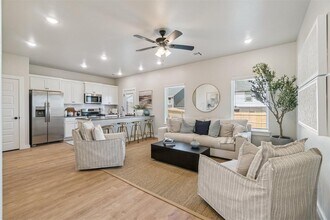 19502 Molly Dr in Edmond, OK - Building Photo - Building Photo