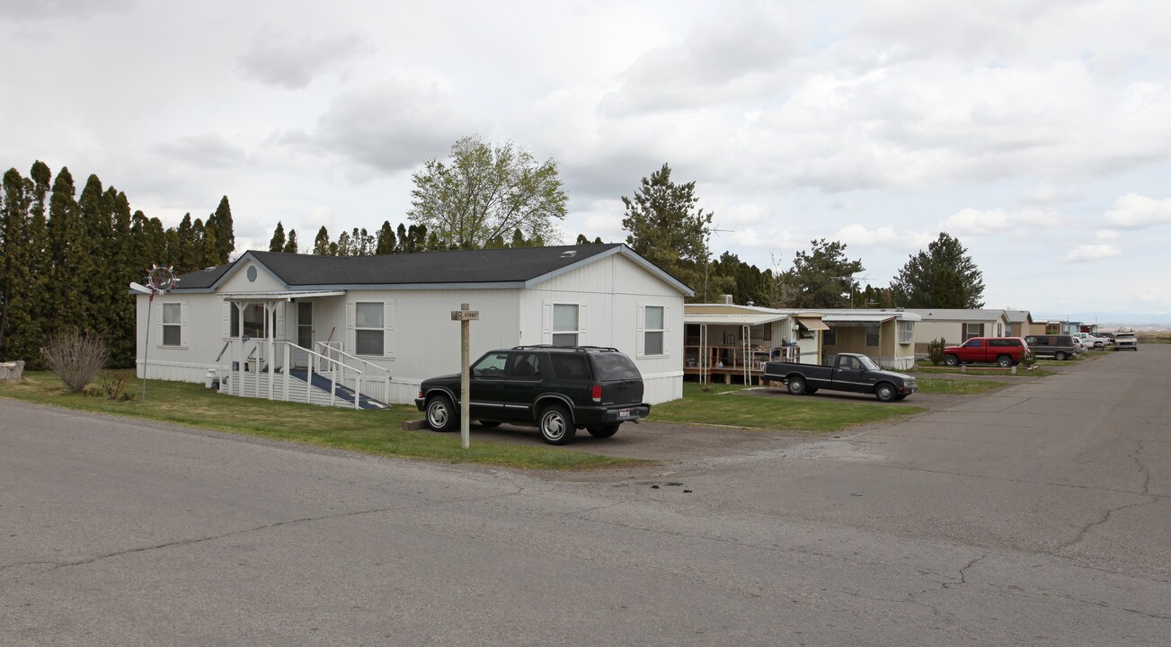 Cabin Creek Mobile Home Park in Filer, ID - Building Photo