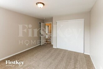 546 White Fence Dr in Wentzville, MO - Foto de edificio - Building Photo