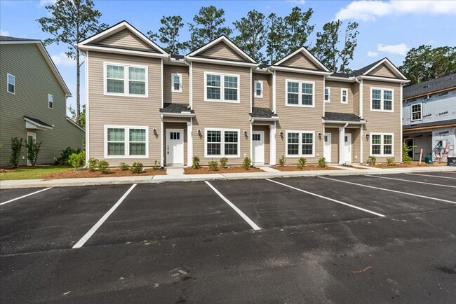 801 Twin Rivers Dr in Charleston, SC - Building Photo - Building Photo