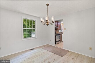 8084 Winding Way Ct in Springfield, VA - Building Photo - Building Photo