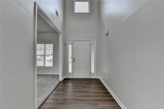 6670 Island Pointe Dr in Buford, GA - Building Photo - Building Photo