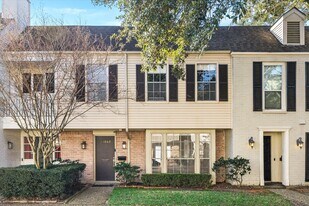 13062 Trail Hollow Dr in Houston, TX - Building Photo