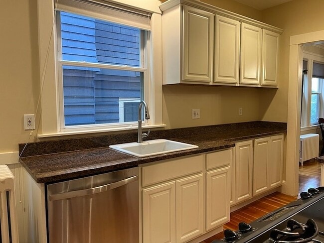 182 Magazine St, Unit 1 in Cambridge, MA - Building Photo - Building Photo