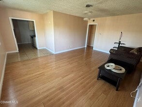 4958 Riverton Ave, Unit 6 in Los Angeles, CA - Building Photo - Building Photo
