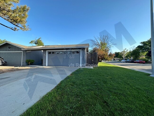property at 2903 Whittier Ct