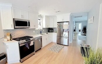 158 Lexington St, Unit 3 in Boston, MA - Building Photo - Building Photo