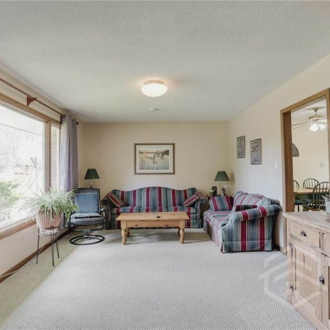 3-Bedroom Bungalow with Spacious Backyard!! in Tillsonburg, ON - Building Photo - Building Photo