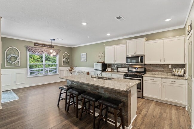 property at 340 Driftwood Lp
