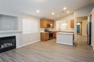 8908 Big Bear Pines Ave in Las Vegas, NV - Building Photo - Building Photo