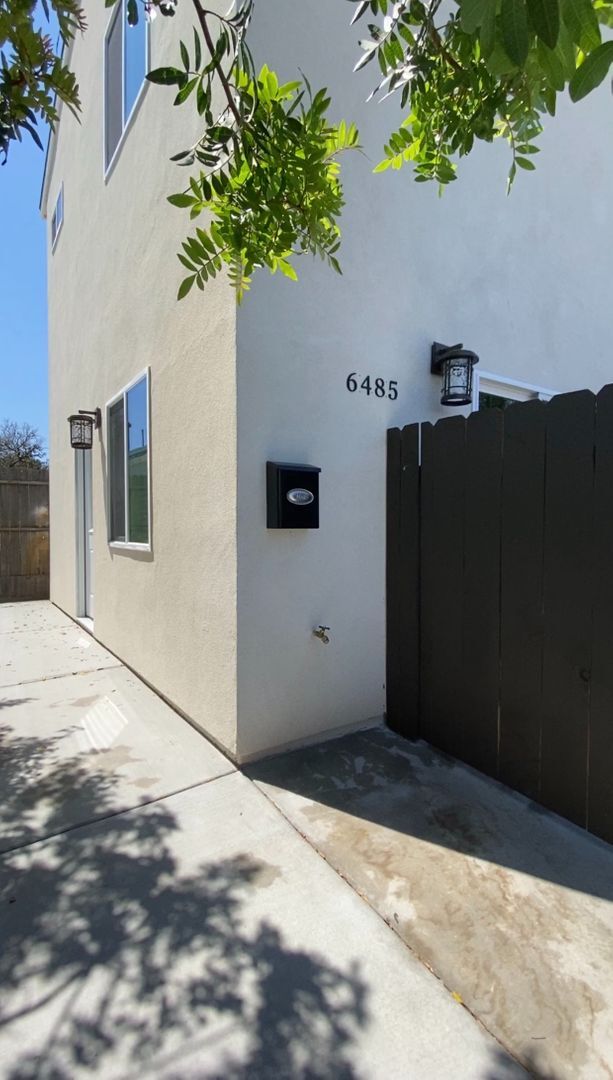 4941 Gary St in San Diego, CA - Building Photo - Building Photo