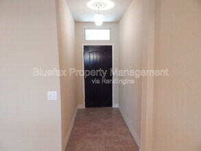1127 Red Rock Ranch in San Antonio, TX - Foto de edificio - Building Photo