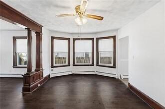 93 Oakland Ave in Pawtucket, RI - Building Photo - Building Photo