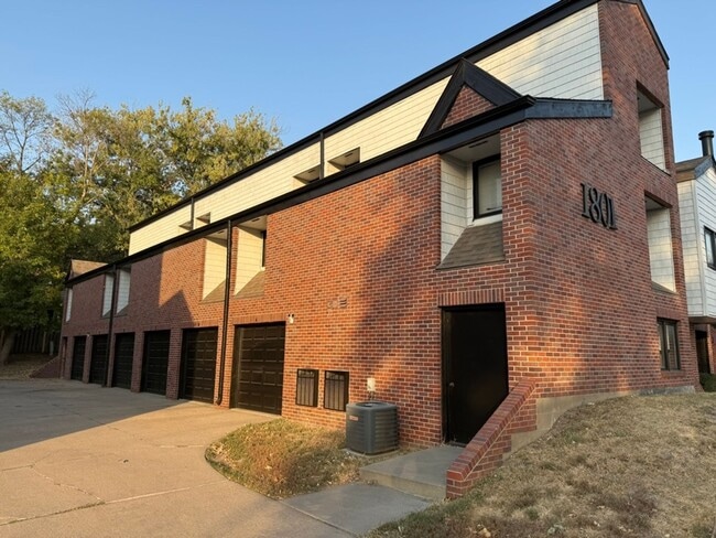 1801 Ridgehaven Ct in Lincoln, NE - Building Photo - Building Photo