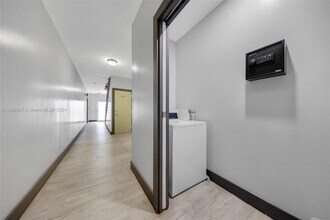 1020 SW 23rd Ave in Miami, FL - Foto de edificio - Building Photo