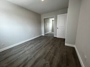 429 W Elk Ave in Glendale, CA - Building Photo - Building Photo