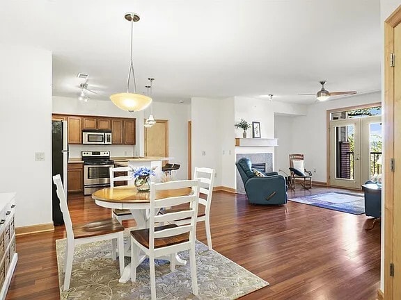 8253 Mayo Dr, Unit 204 in Madison, WI - Building Photo - Building Photo