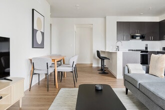 2333 Calle Del Mundo, Unit FL6-ID2136 in Santa Clara, CA - Building Photo - Building Photo