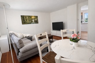 131 Livingston Ave in New Providence, NJ - Foto de edificio - Building Photo