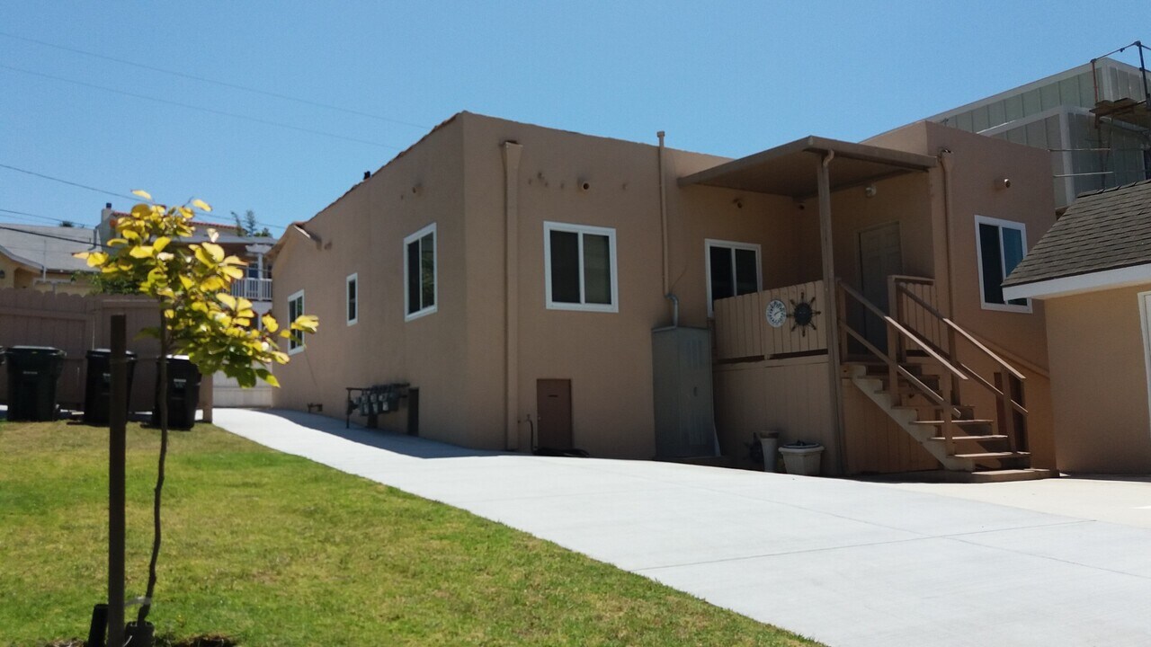 417 Ocean View Ave, Unit 417OceanViewAve in Hermosa Beach, CA - Building Photo
