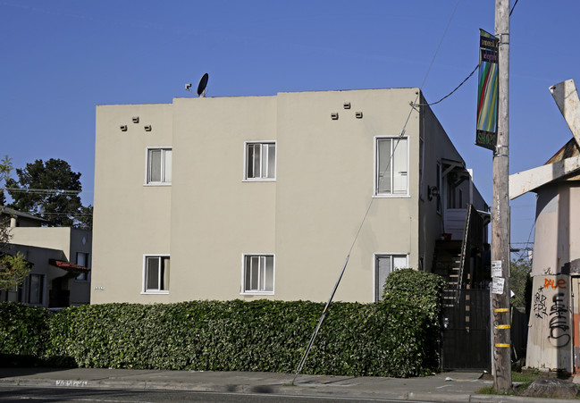 5951-5955 Telegraph Ave in Oakland, CA - Building Photo - Building Photo