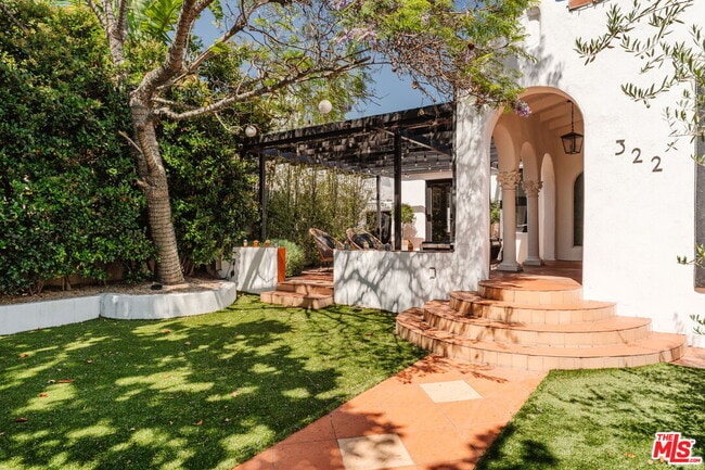 322 S Citrus Ave in Los Angeles, CA - Building Photo - Building Photo