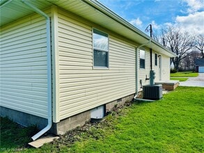 4913 Dunsmore Ave in Ashtabula, OH - Building Photo - Building Photo