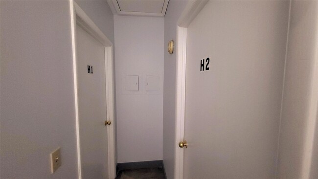 531 W Haight Ave, Unit H2 # in Arlington, NY - Foto de edificio - Building Photo