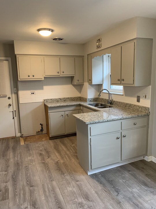 2506 N 72nd Ct in Elmwood Park, IL - Building Photo