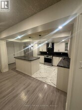 1286 Kettering Dr in Oshawa, ON - Building Photo - Building Photo