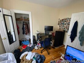 36 Pratt St in Boston, MA - Building Photo