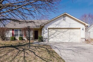 5298 Gateway Ave in Noblesville, IN - Building Photo