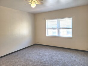 1026 Lyon in Milwaukee, WI - Building Photo - Interior Photo