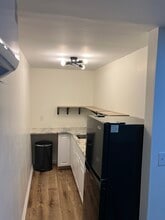 2210 Shamrock Dr, Unit Modern Studio Apartment in Decatur, GA - Foto de edificio - Building Photo