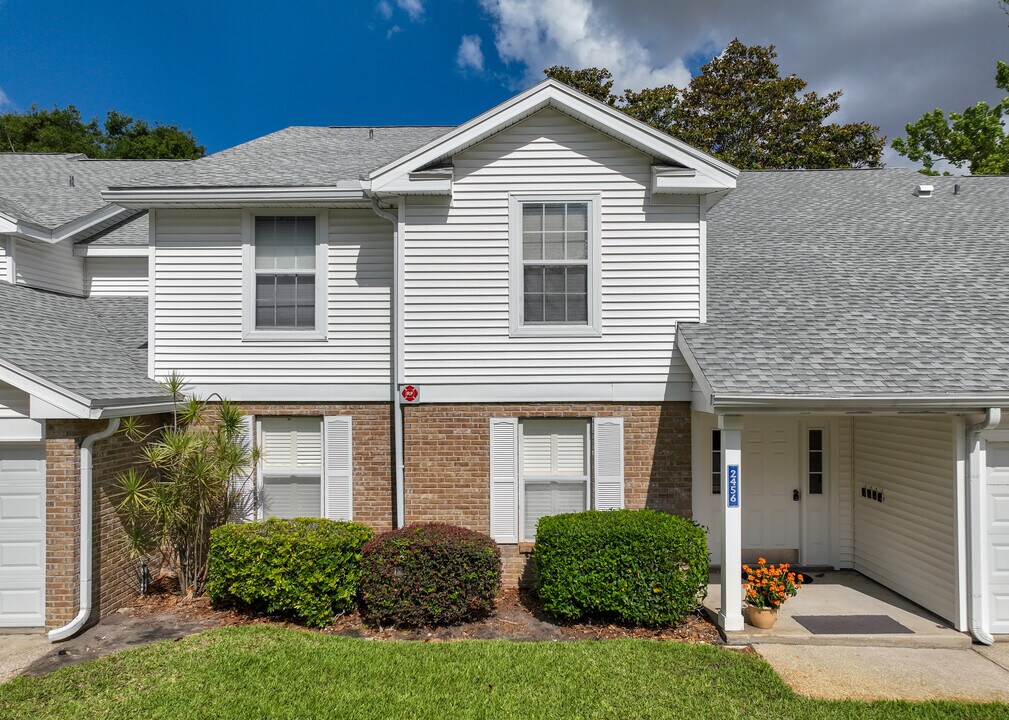 Coach Homes at Mariners Village in Orlando, FL - Building Photo