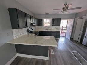 9517 West Ave in St. Louis, MO - Building Photo - Building Photo