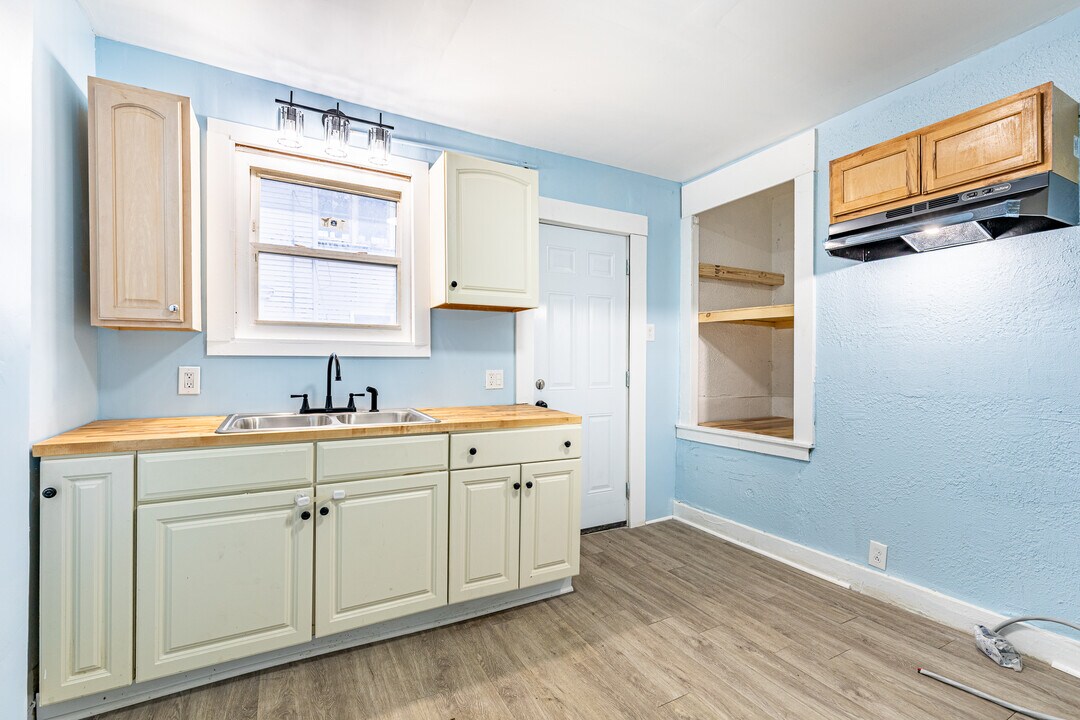 83 Ridgeway Ave in Rochester, NY - Building Photo