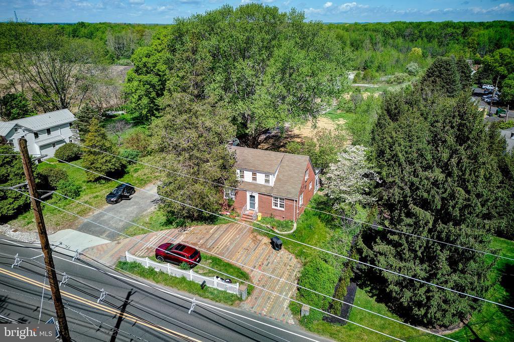 760 VILLAGE in Princeton Junction, NJ - Building Photo