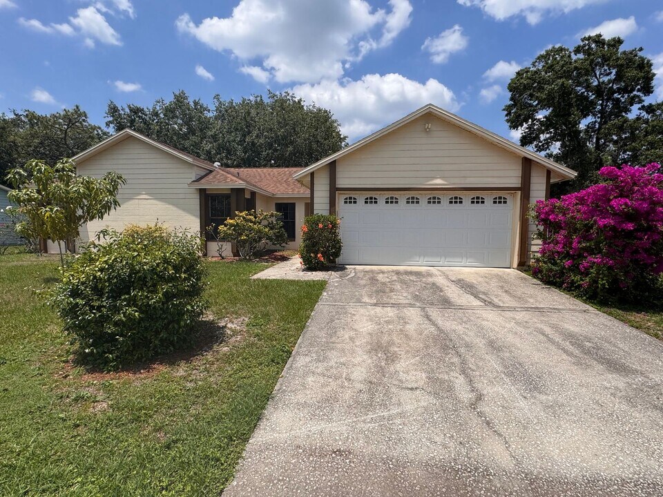 607 Polynesian Ct in Kissimmee, FL - Building Photo
