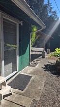 18440 NE Woodinville Duvall Pl in Woodinville, WA - Building Photo - Building Photo