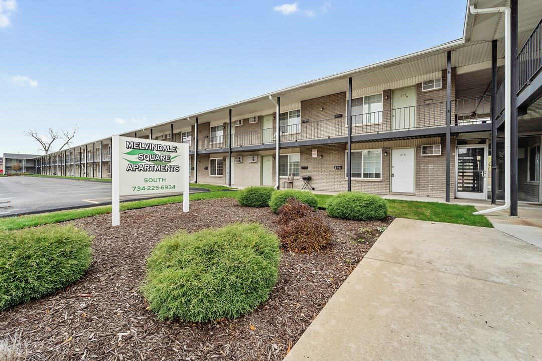 Melvindale Square in Melvindale, MI - Foto de edificio