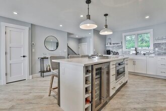 45 Raymond St in Manchester by the Sea, MA - Building Photo - Building Photo