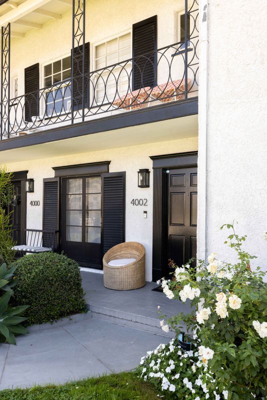 4002 W Adams Blvd in Los Angeles, CA - Foto de edificio - Building Photo