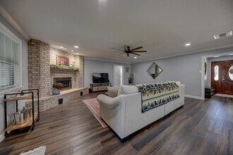 1600 Pecan St in Brenham, TX - Building Photo - Building Photo