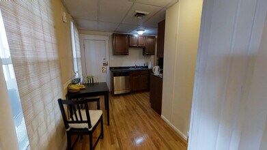 363 Beacon St, Unit 1 in Somerville, MA - Building Photo - Building Photo