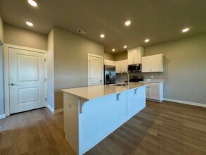 1802 SW Casuarina Dr in Bentonville, AR - Building Photo - Building Photo